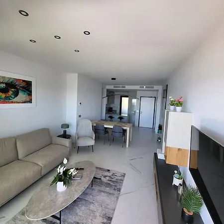 Sunset Cliffs Bright Oasis * בנידורם