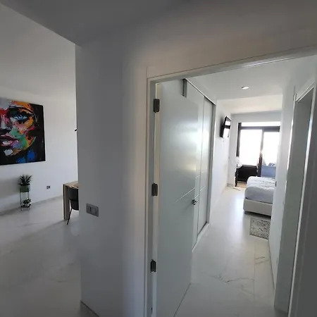 Sunset Cliffs Bright Oasis Daire *